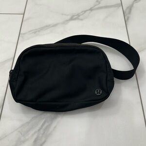 Lululemon Everywhere Belt Bag 1L